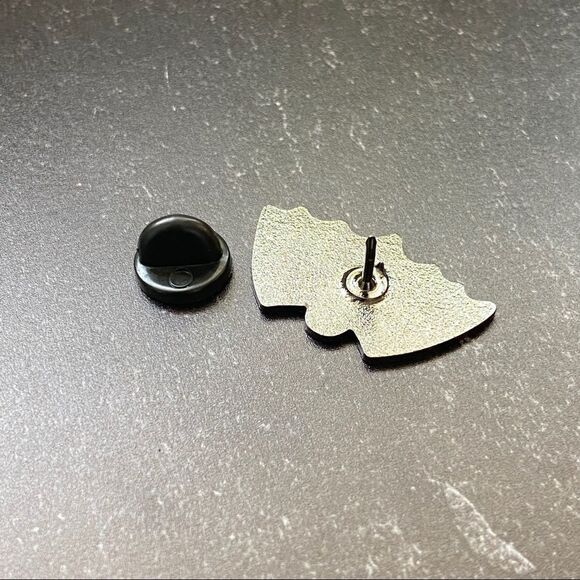 Misfits Enamel Pin/ Brooch - Picture 5 of 5